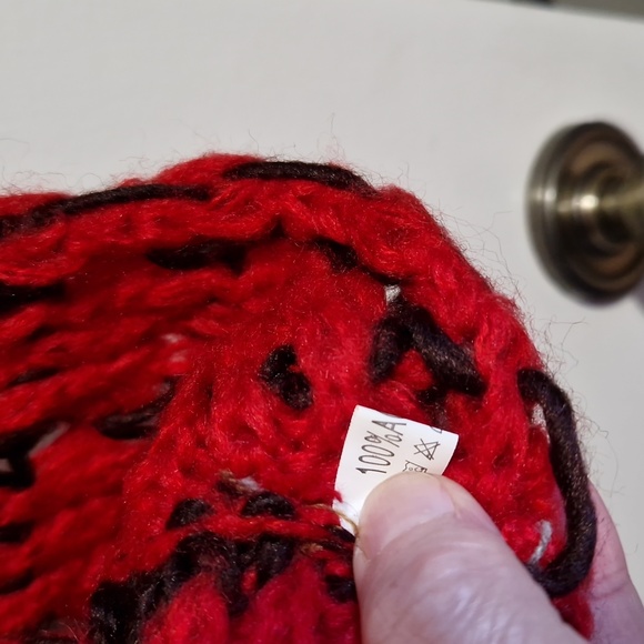 NWOT Red and black round scarf - Picture 3 of 5